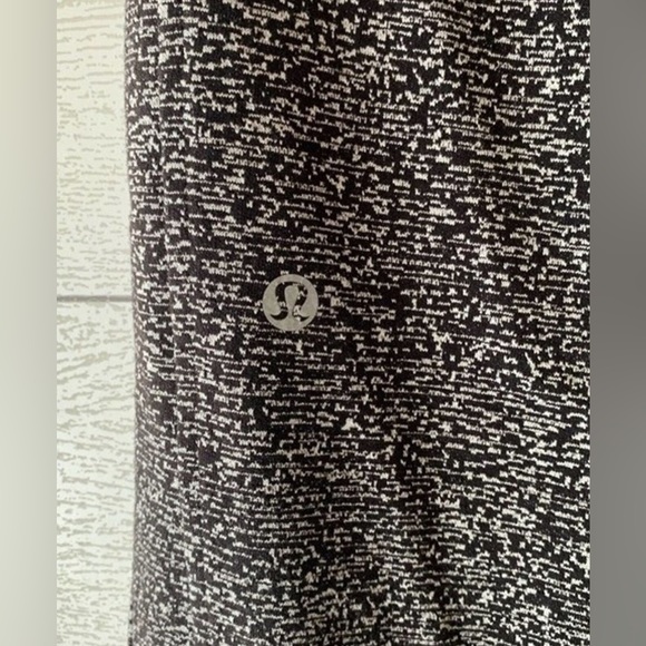 NWOT Lululemon Ready To Rulu Pant
Running Luon Suited Jacquard Black White - Picture 8 of 9